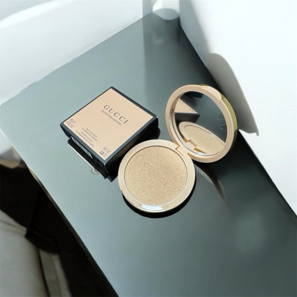 GUCCI GLOW HIGHLIGHTER POWDER